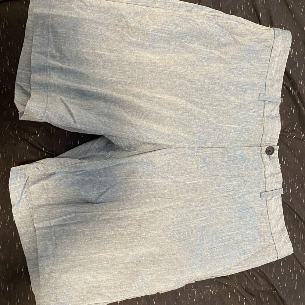 Free shipping. Perry Ellis shorts size 34. - Picture 2 of 3